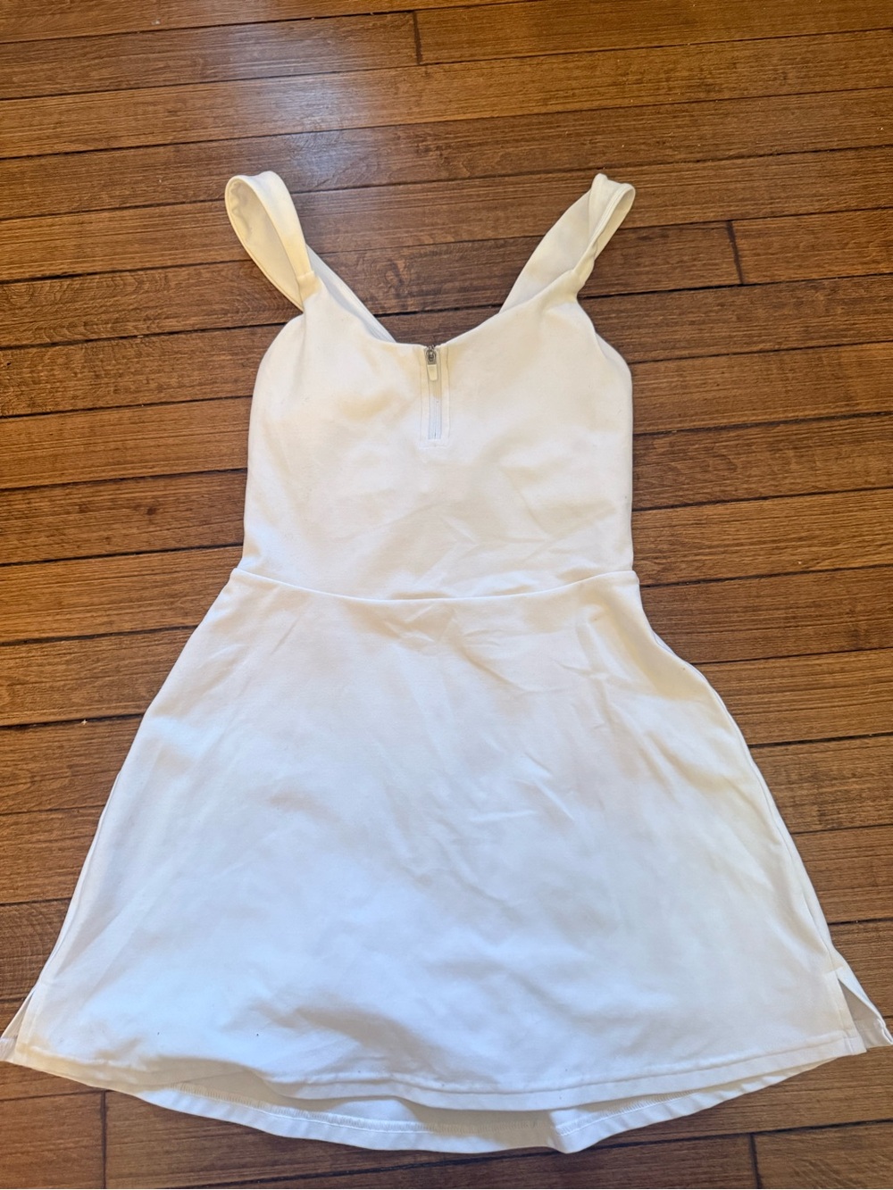 Alo White Sleeveless Tennis Dress with Front Zip